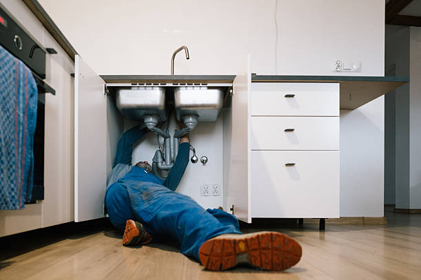 Professional Leak Detection technician working in Center, KY